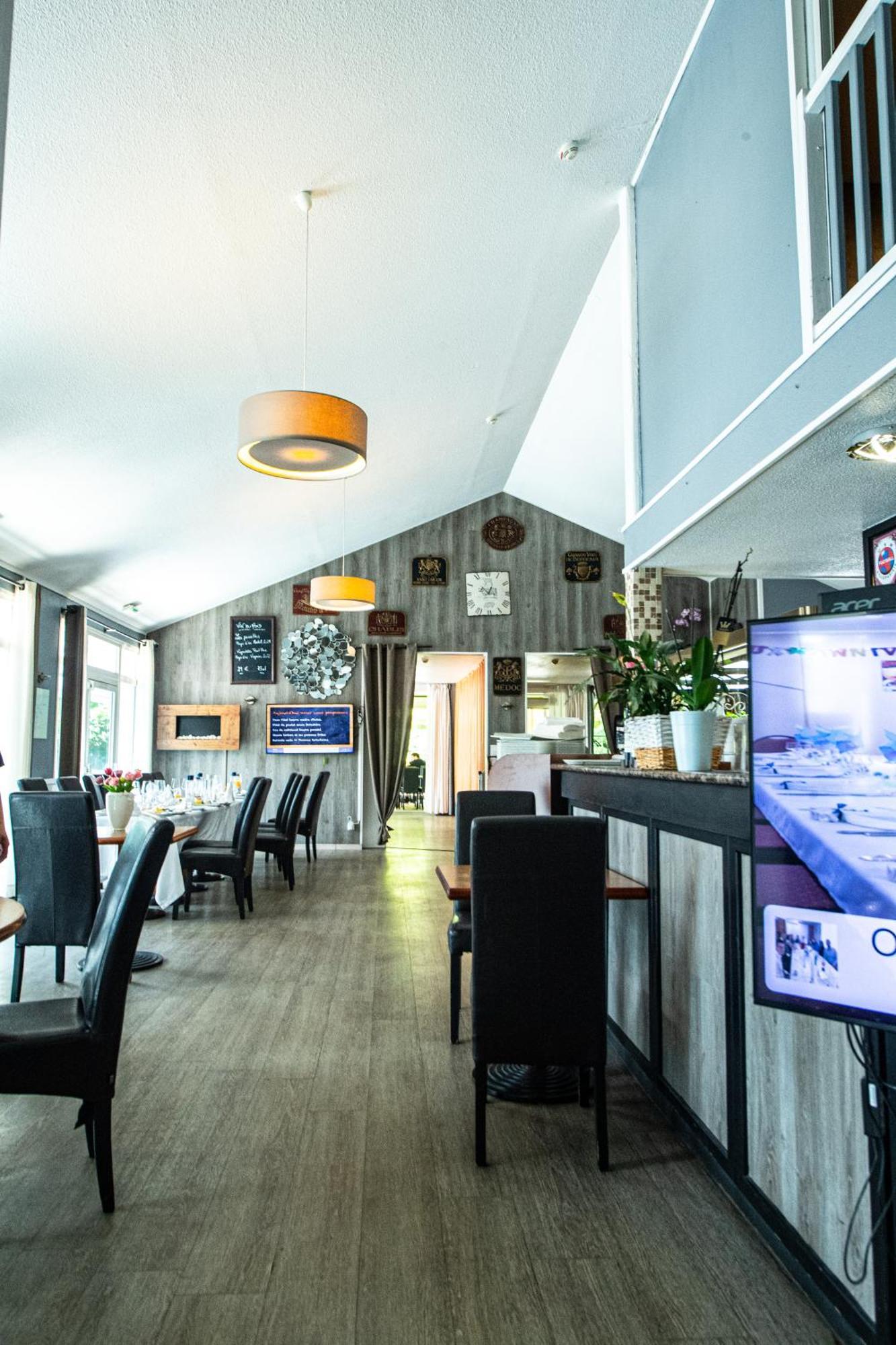 Logis Hotel - Le Relais Du Parisis Villeparisis Eksteriør billede