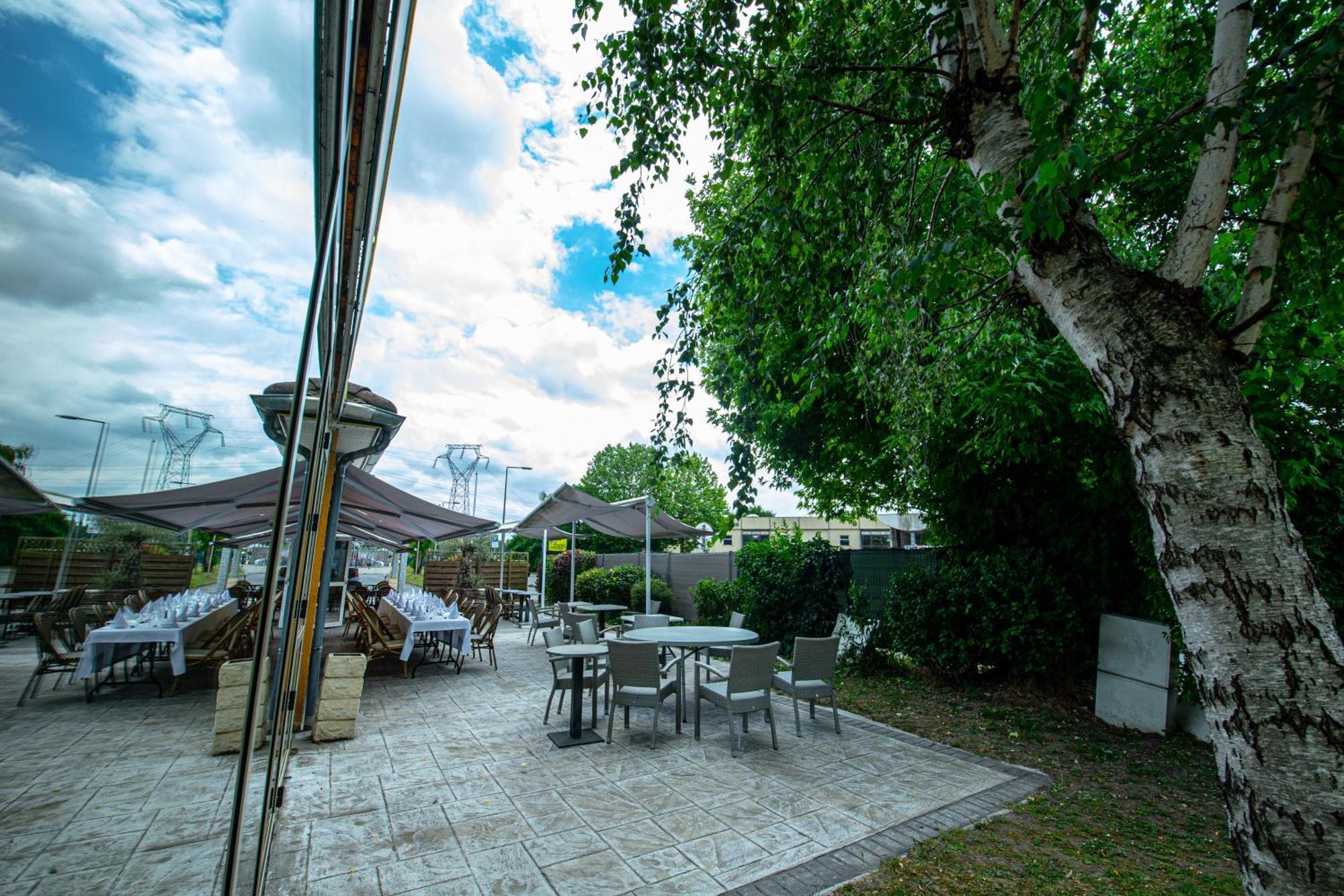 Logis Hotel - Le Relais Du Parisis Villeparisis Eksteriør billede