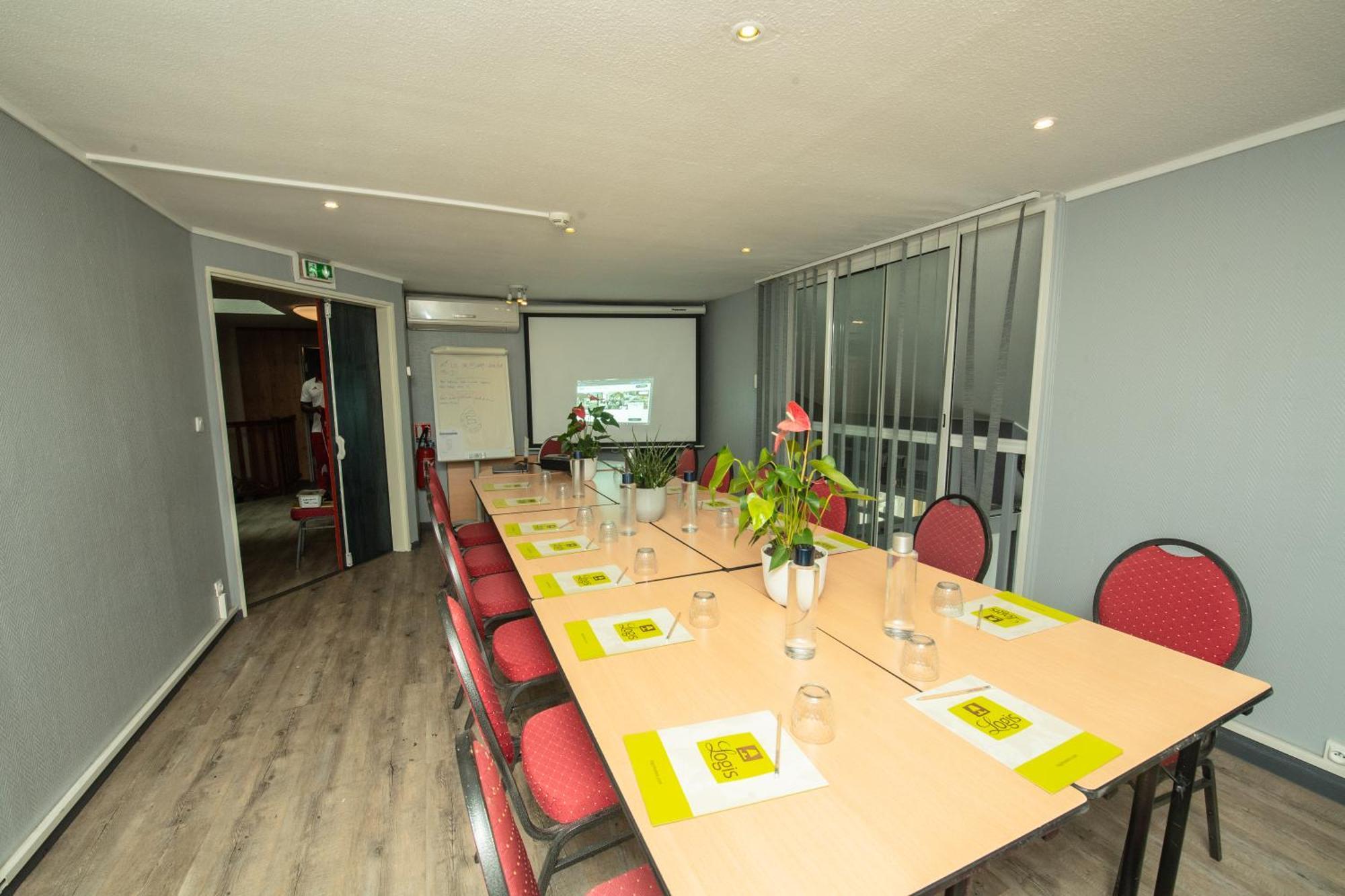 Logis Hotel - Le Relais Du Parisis Villeparisis Eksteriør billede