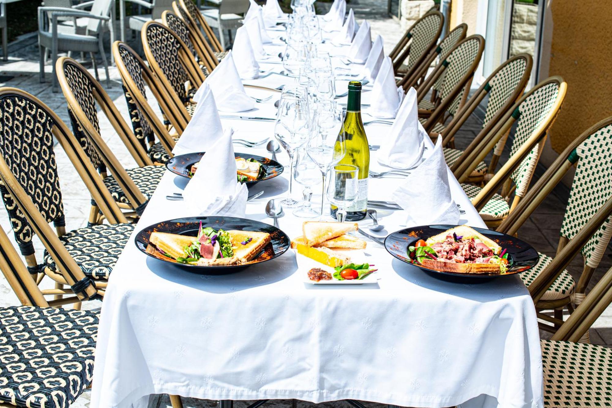 Logis Hotel - Le Relais Du Parisis Villeparisis Eksteriør billede