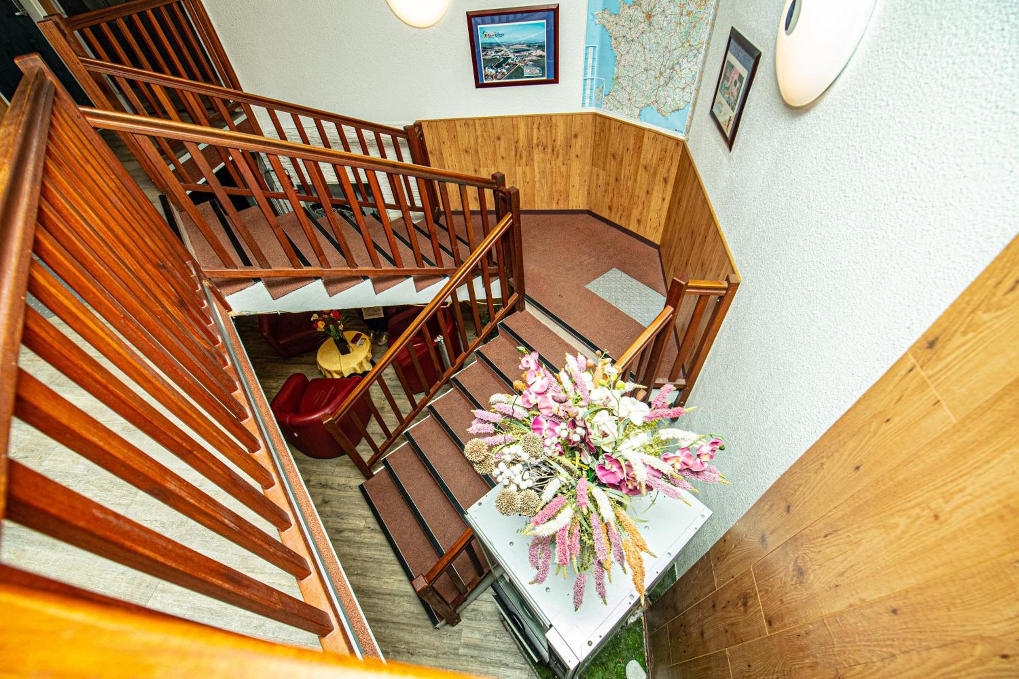 Logis Hotel - Le Relais Du Parisis Villeparisis Eksteriør billede