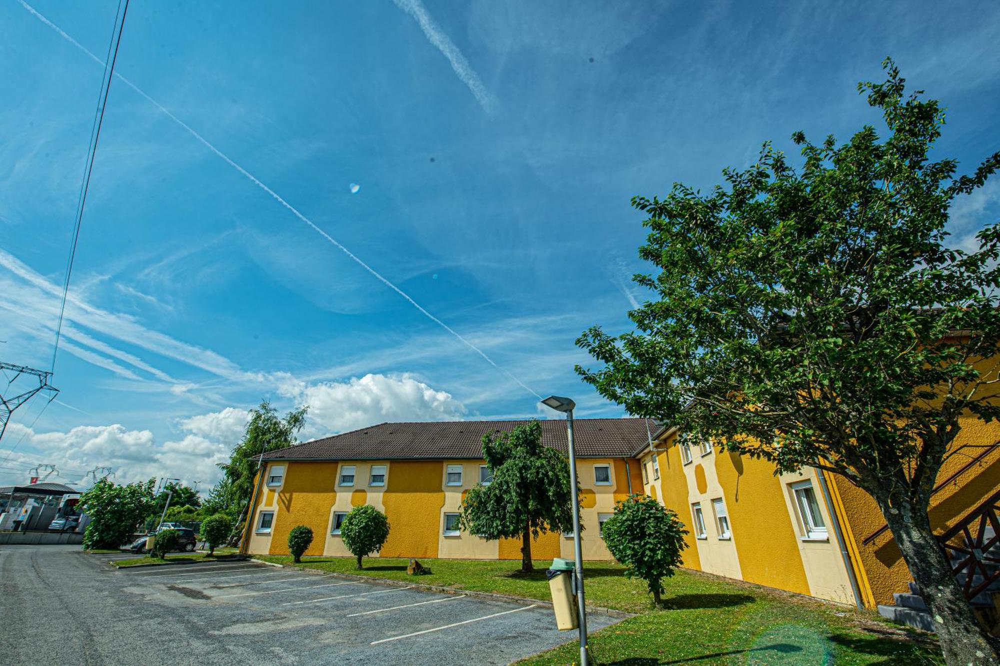 Logis Hotel - Le Relais Du Parisis Villeparisis Eksteriør billede