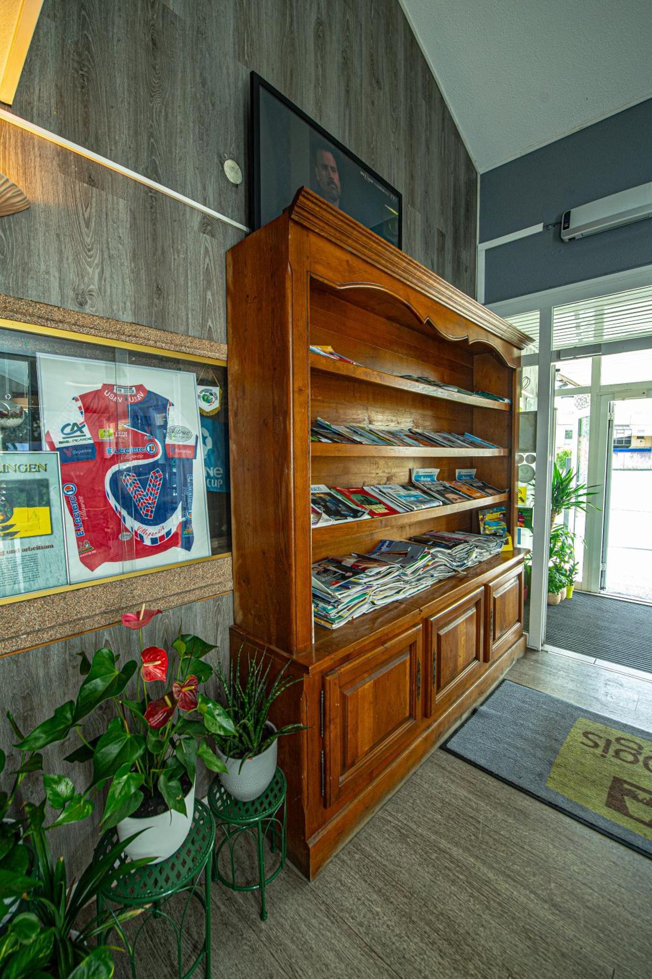 Logis Hotel - Le Relais Du Parisis Villeparisis Eksteriør billede